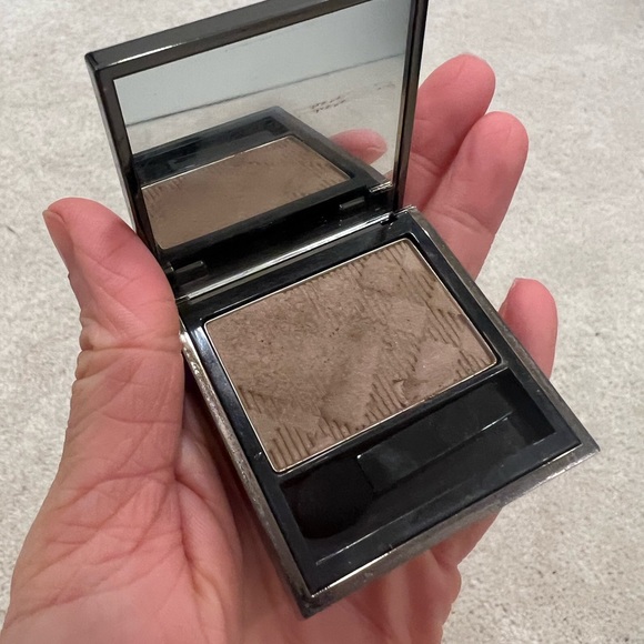BURBERRY Bundle - 2 Eyeshadow and One Blush, gently used - Picture 3 of 9